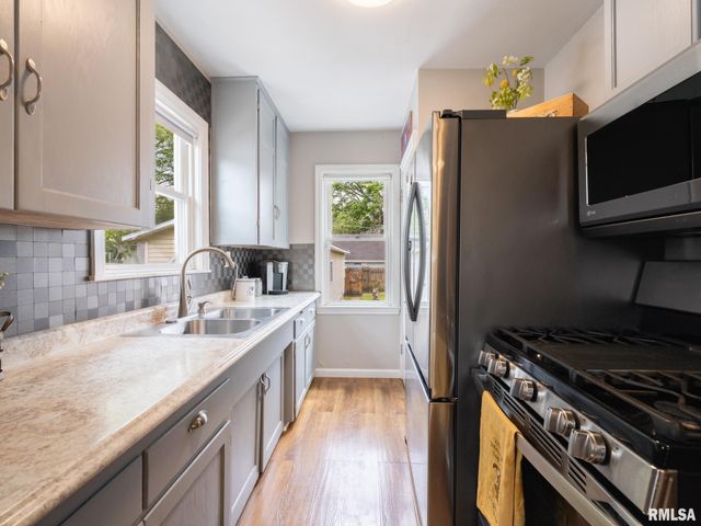 2026 W HEADING Avenue, West Peoria, IL 61604