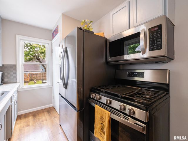 2026 W HEADING Avenue, West Peoria, IL 61604