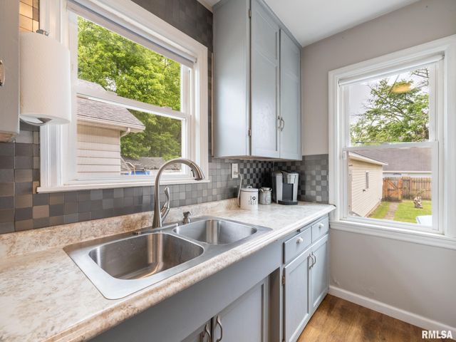 2026 W HEADING Avenue, West Peoria, IL 61604