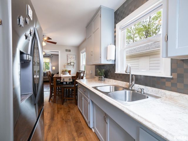 2026 W HEADING Avenue, West Peoria, IL 61604