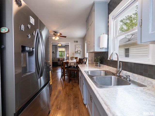 2026 W HEADING Avenue, West Peoria, IL 61604