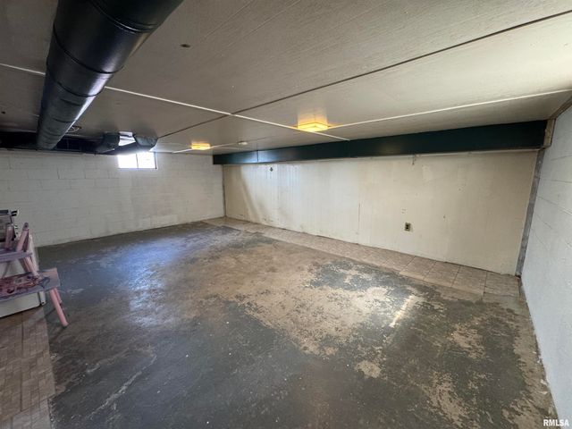 2026 W HEADING Avenue, West Peoria, IL 61604