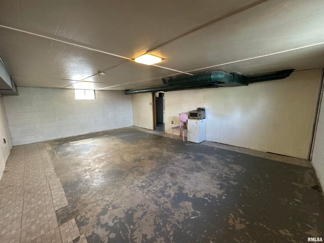 2026 W HEADING Avenue, West Peoria, IL 61604