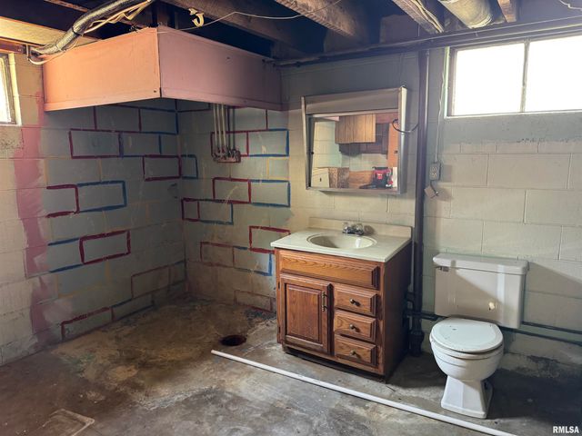2026 W HEADING Avenue, West Peoria, IL 61604