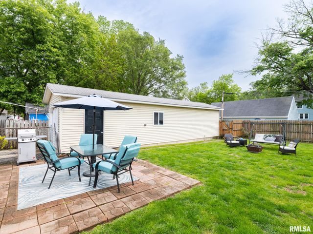 2026 W HEADING Avenue, West Peoria, IL 61604