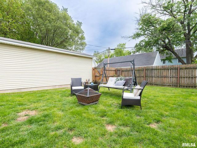2026 W HEADING Avenue, West Peoria, IL 61604