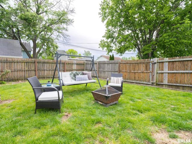 2026 W HEADING Avenue, West Peoria, IL 61604