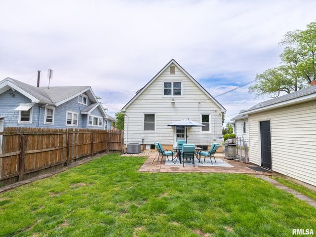 2026 W HEADING Avenue, West Peoria, IL 61604