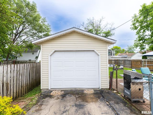 2026 W HEADING Avenue, West Peoria, IL 61604
