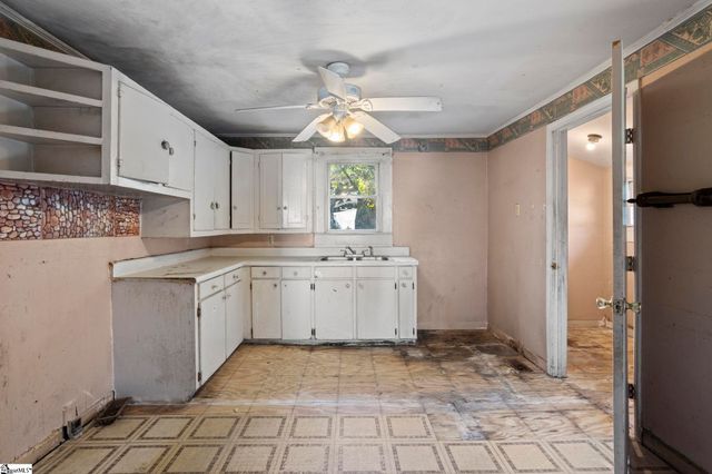 219 Heatherly Drive, Greenville, SC 29611