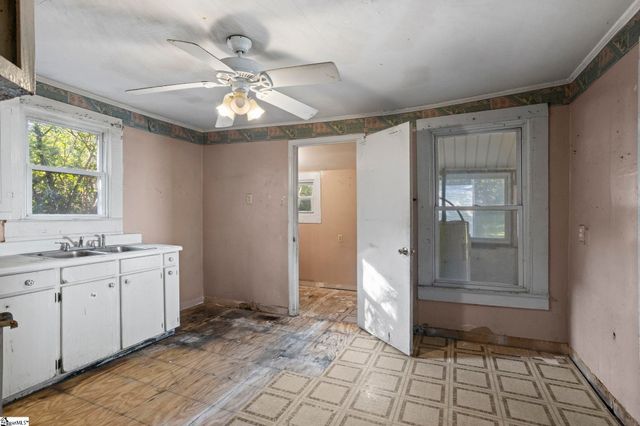219 Heatherly Drive, Greenville, SC 29611