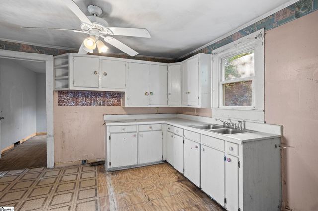 219 Heatherly Drive, Greenville, SC 29611