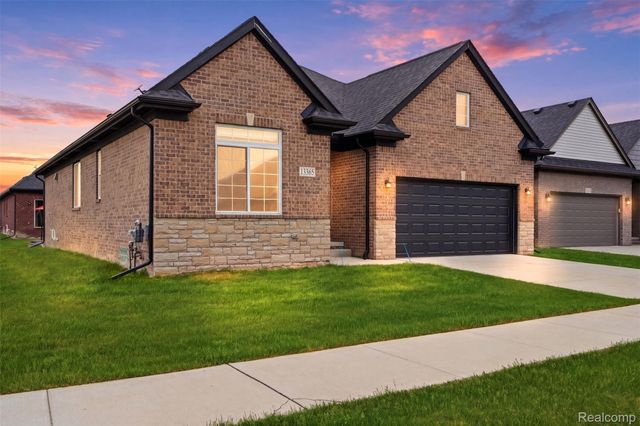 15365 Eton Pointe Drive, Clinton Charter Township, MI 48035