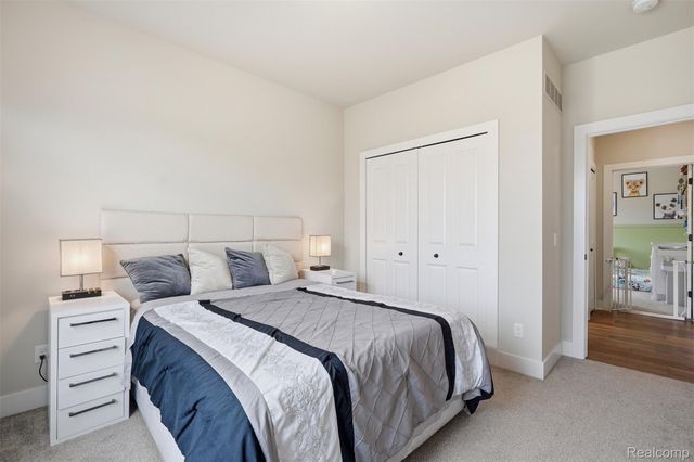 15365 Eton Pointe Drive, Clinton Charter Township, MI 48035