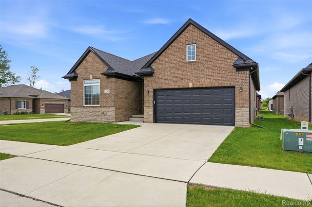 15365 Eton Pointe Drive, Clinton Charter Township, MI 48035