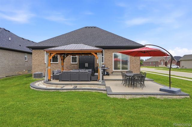 15365 Eton Pointe Drive, Clinton Charter Township, MI 48035