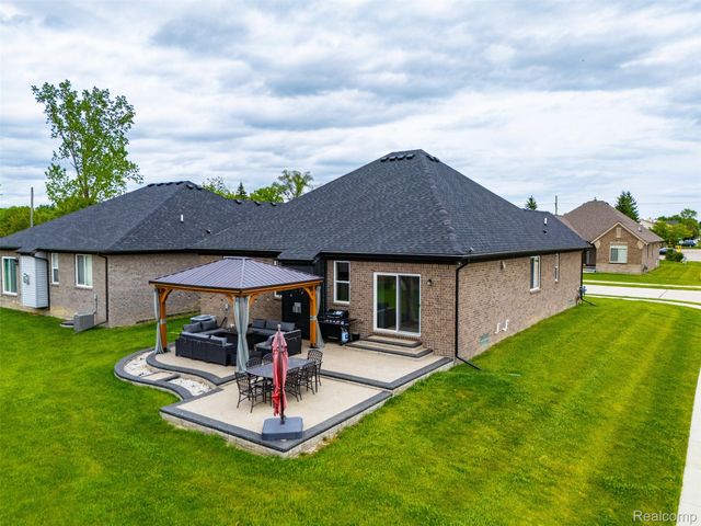 15365 Eton Pointe Drive, Clinton Charter Township, MI 48035
