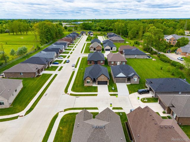 15365 Eton Pointe Drive, Clinton Charter Township, MI 48035
