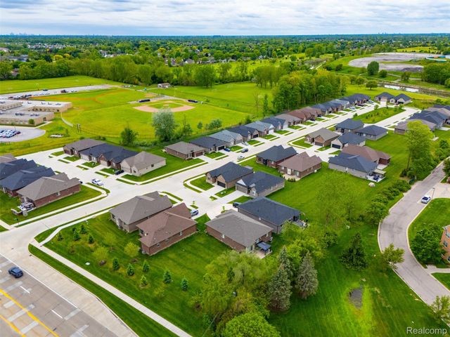 15365 Eton Pointe Drive, Clinton Charter Township, MI 48035