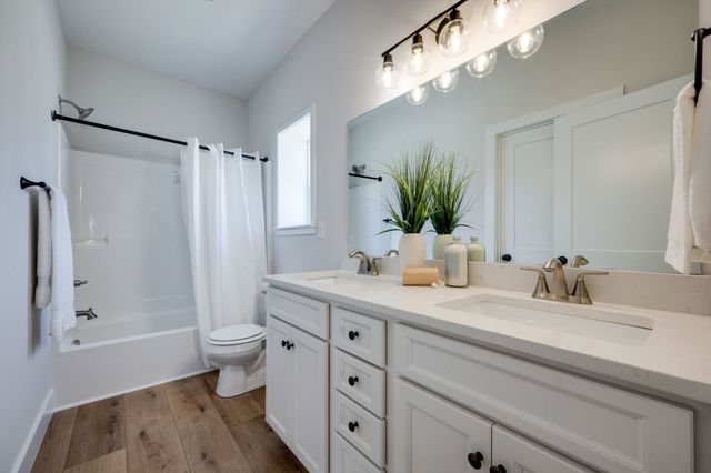 1268 Old County House Road, Charlotte, TN 37036