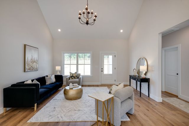 1268 Old County House Road, Charlotte, TN 37036