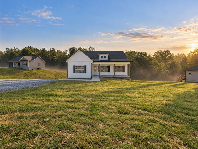 1268 Old County House Road, Charlotte, TN 37036
