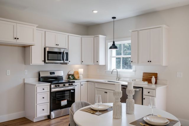 1268 Old County House Road, Charlotte, TN 37036