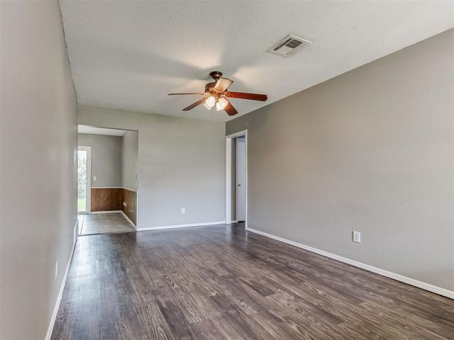 9707 NE 2nd Place, Midwest City, OK 73130