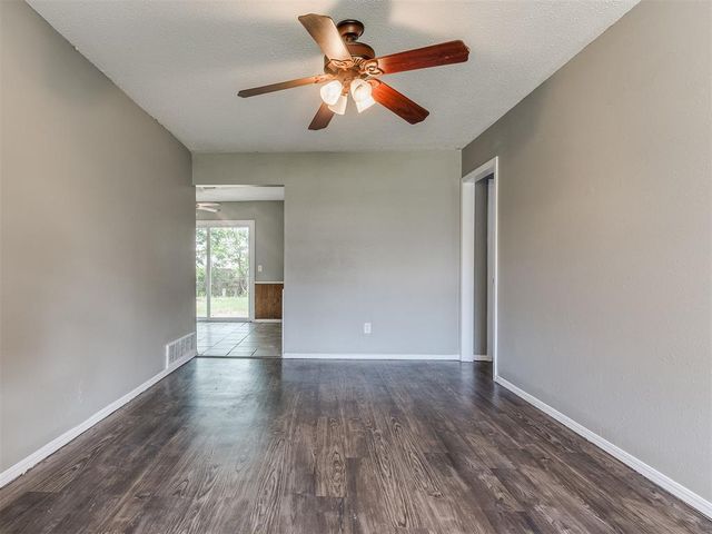 9707 NE 2nd Place, Midwest City, OK 73130