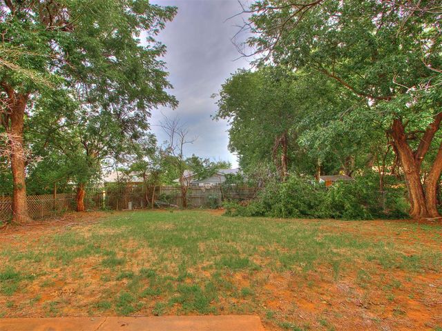 9707 NE 2nd Place, Midwest City, OK 73130