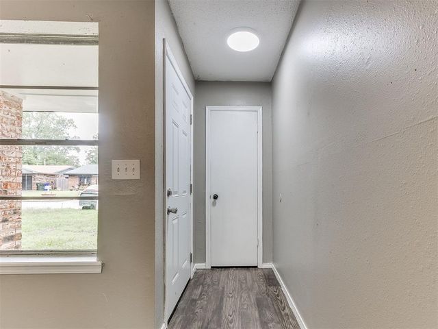 9707 NE 2nd Place, Midwest City, OK 73130