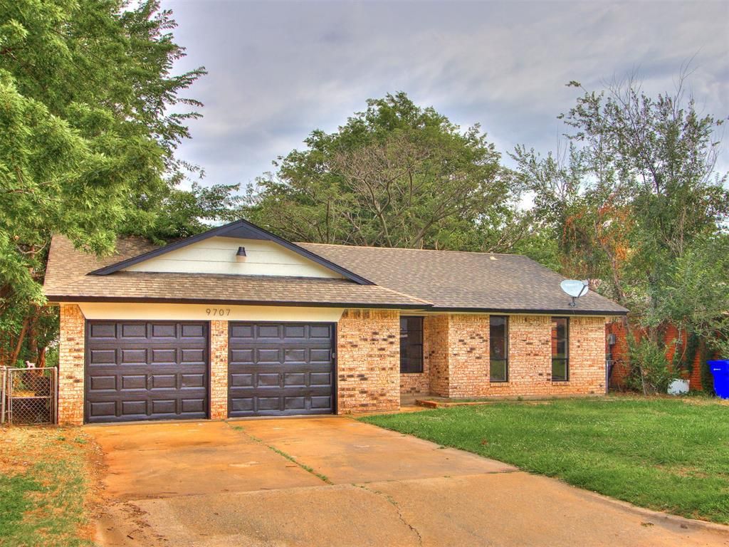 9707 NE 2nd Place, Midwest City, OK 73130