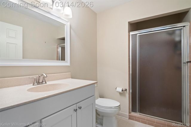 40015 Crosswinds Drive, Novi, MI 48375