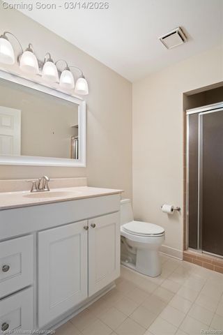 40015 Crosswinds Drive, Novi, MI 48375