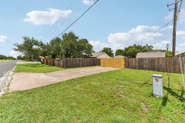 8511 Slant Oak DR, Austin, TX 78729