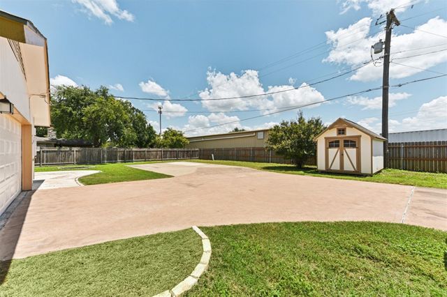 8511 Slant Oak DR, Austin, TX 78729