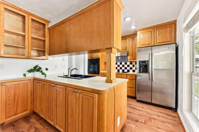 8511 Slant Oak DR, Austin, TX 78729