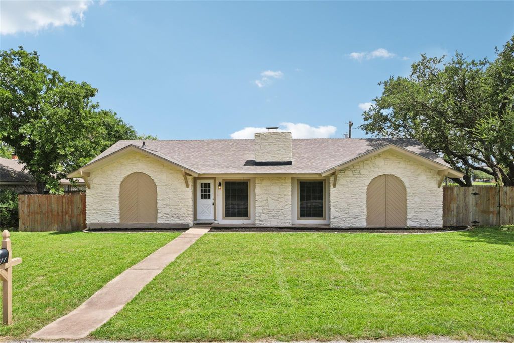 8511 Slant Oak DR, Austin, TX 78729