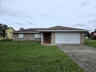 2907 SE 21st Court, Okeechobee, FL 34974
