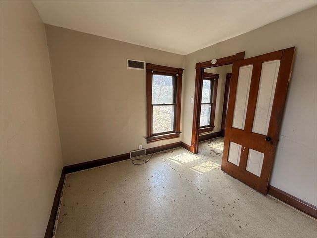 1613 Hanna St, New Castle, PA 16102