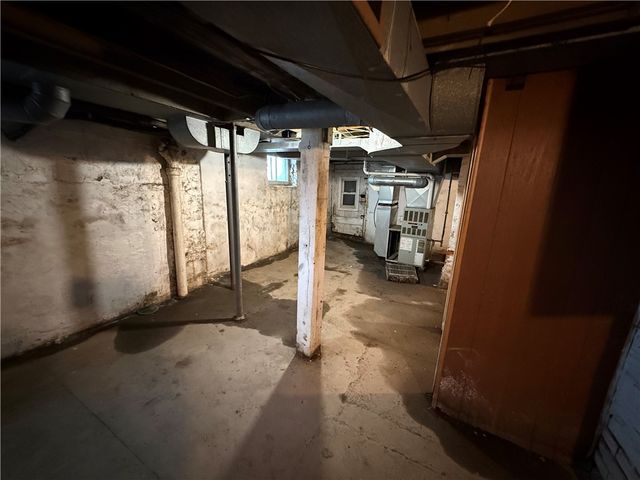 1613 Hanna St, New Castle, PA 16102