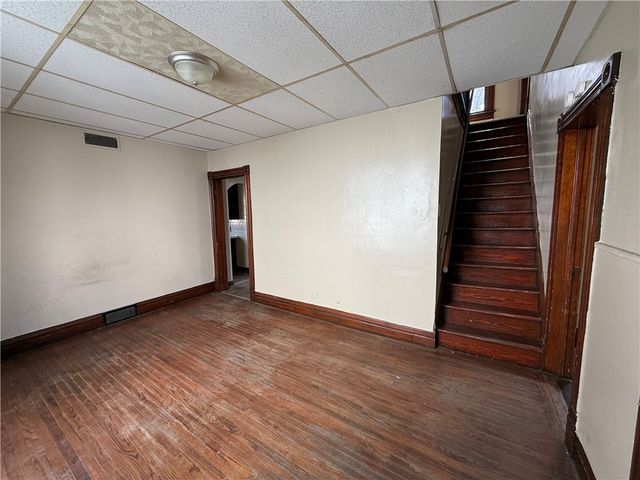 1613 Hanna St, New Castle, PA 16102