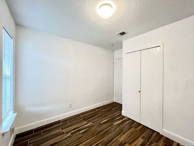 2106 Henrietta St, San Antonio, TX 78224
