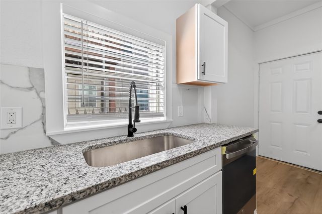 2202 Hutchins Street A, Houston, TX 77003