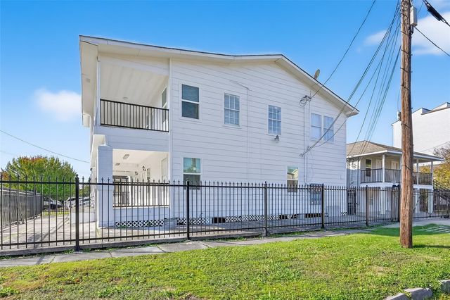 2202 Hutchins Street A, Houston, TX 77003