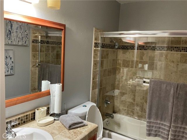 3370 Hollowood Court, Riverside, CA 92503