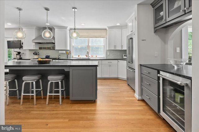 6413 KENHOWE DR, Bethesda, MD 20817