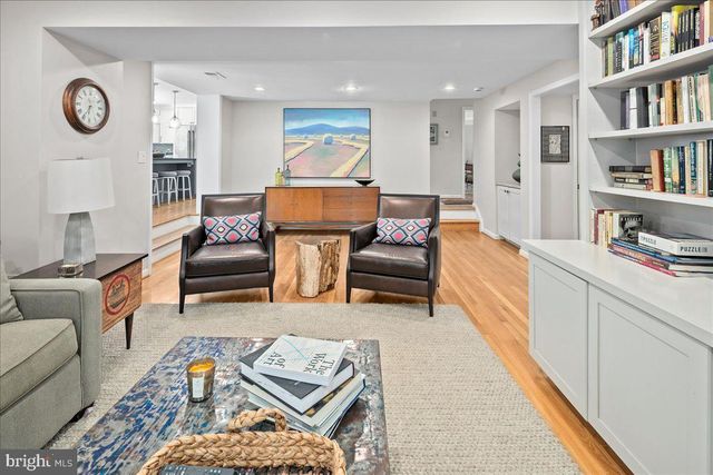 6413 KENHOWE DR, Bethesda, MD 20817