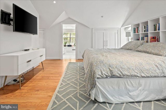 6413 KENHOWE DR, Bethesda, MD 20817