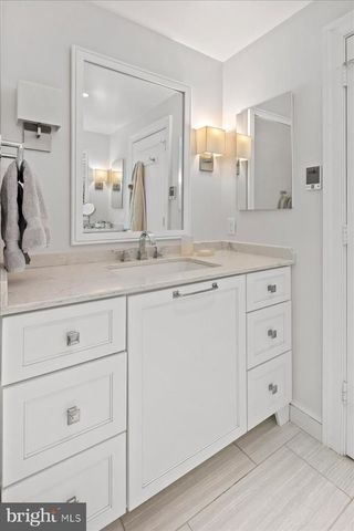 6413 KENHOWE DR, Bethesda, MD 20817
